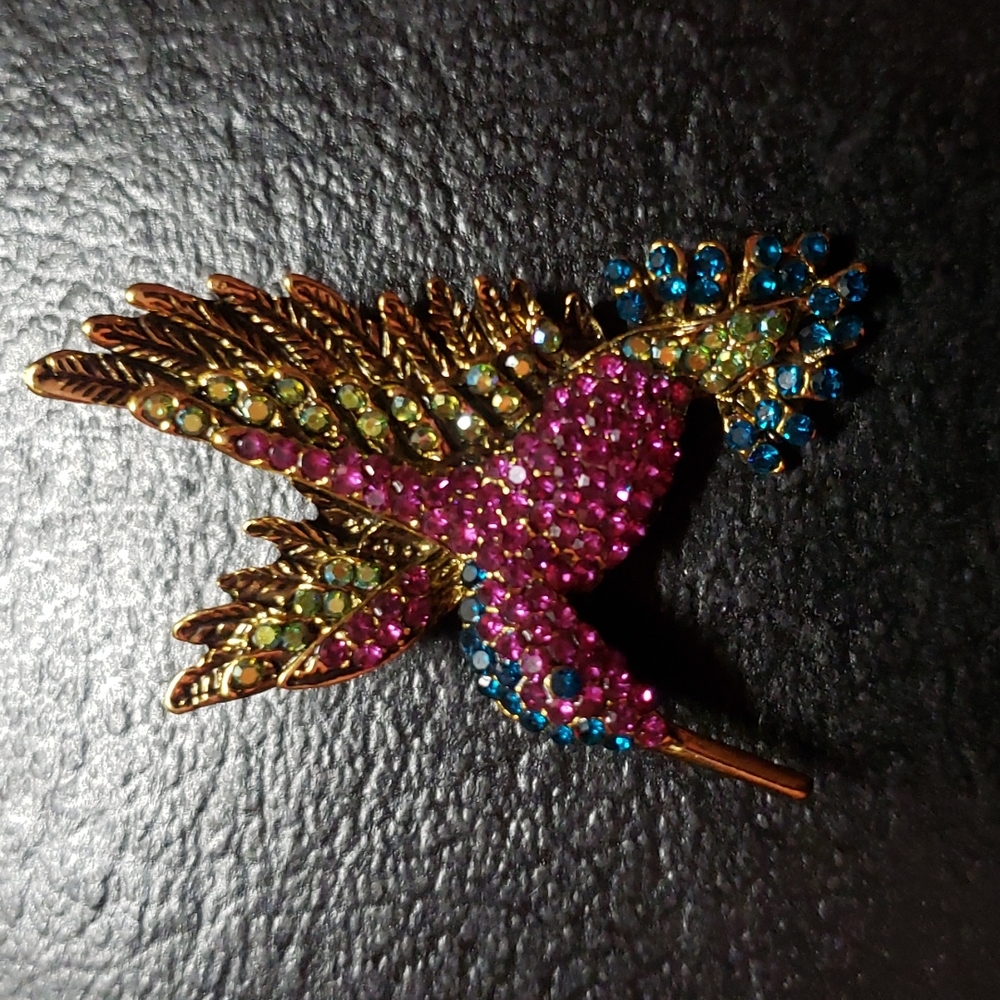 Hummingbird Brooch